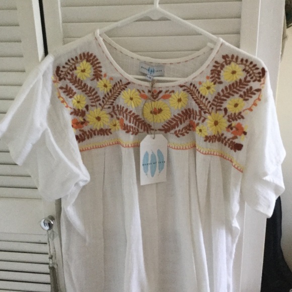 ⛔️SOLD⛔️🌻House of Skye Sunflower Blouse 🌻 - Picture 7 of 10